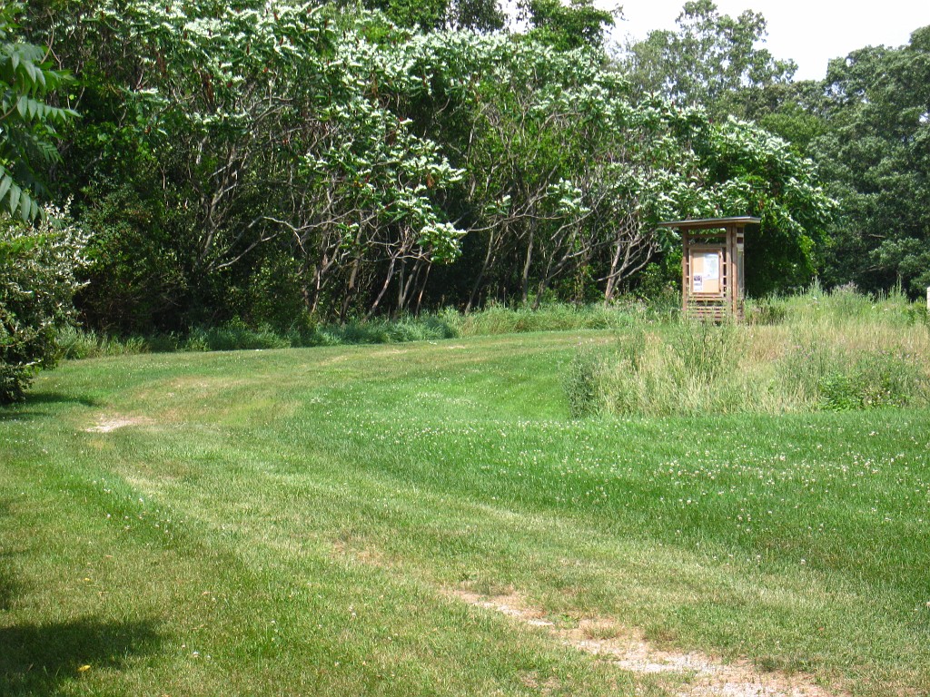 Matthaei Botanical Gardens 2010 0690.jpg - Next to the large red barn is the start, or end, of the trail on the North end of the park.